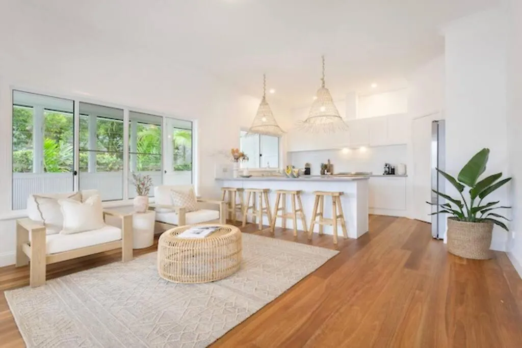 Fuller Holidays - Hacienda, Luxury 5 Bedroom Home With Pool Byron Bay Holiday home
