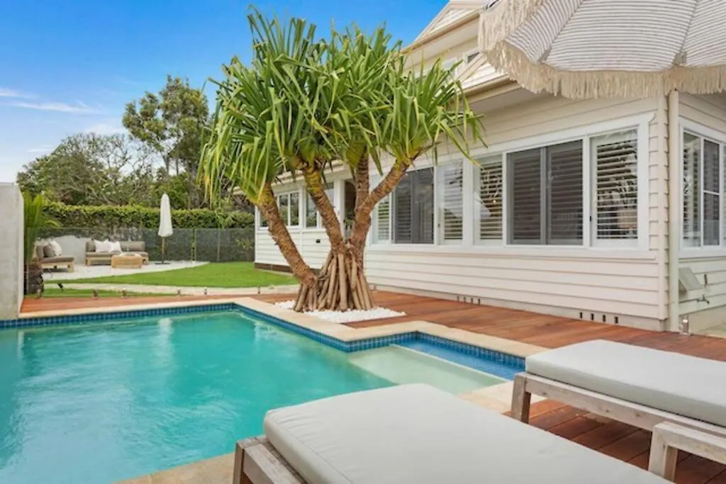 Fuller Holidays - Hacienda, Luxury 5 Bedroom Home With Pool Byron Bay