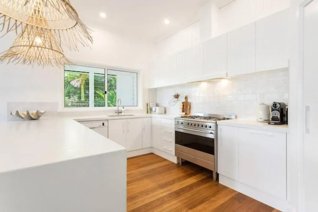 Holiday home Fuller Holidays - Hacienda, Luxury 5 Bedroom Home With Pool Byron Bay Australia